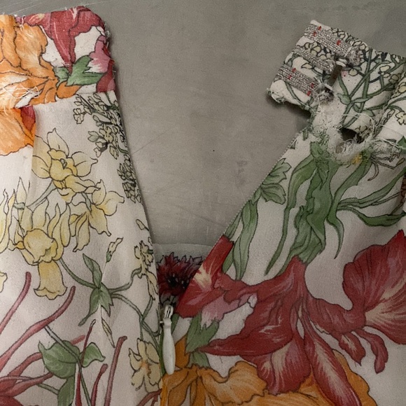 VINTAGE FLORAL SILK BLOUSE, SKIRT & SCARF | 8/10 - Picture 11 of 11